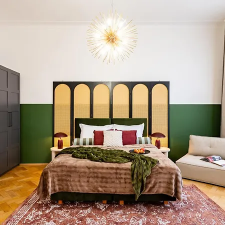 Days - Four Bedroom With Workspace And 250mbs Wifi In New Town *