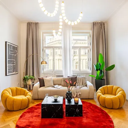Days - Four Bedroom With Workspace And 250mbs Wifi In New Town * Prag