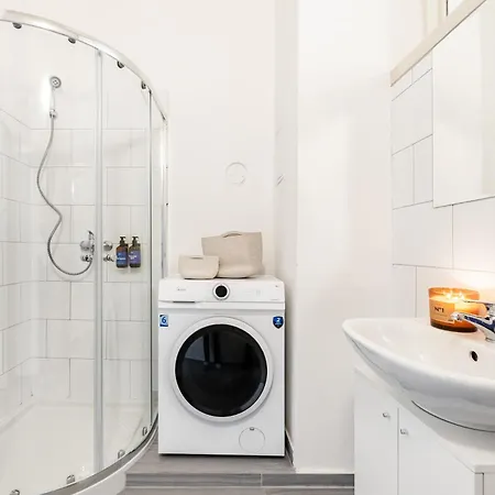 شقة Days - Four Bedroom With Workspace And 250mbs Wifi In New Town