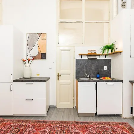 Days - Four Bedroom With Workspace And 250mbs Wifi In New Town شقة *