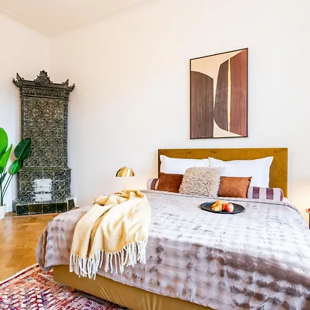 Days - Four Bedroom With Workspace And 250mbs Wifi In New Town * براغ