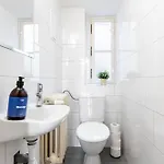 Days - Four Bedroom With Workspace And 250mbs Wifi In New Town Apartman Prága