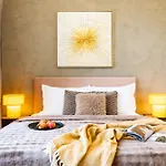 Apartman Days - Four Bedroom With Workspace And 250mbs Wifi In New Town