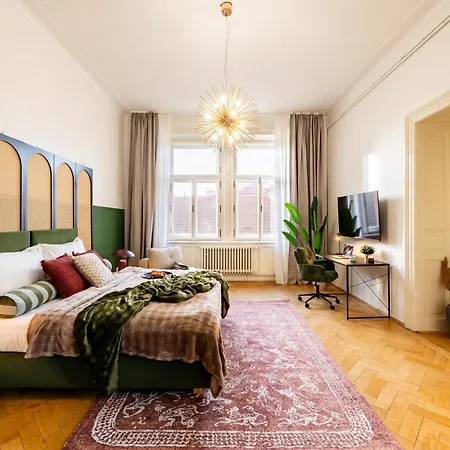 Apartment Days - Four Bedroom With Workspace And 250mbs Wifi In New Town