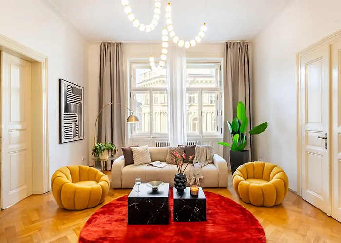Days - Four Bedroom With Workspace And 250mbs Wifi In New Town * Prag